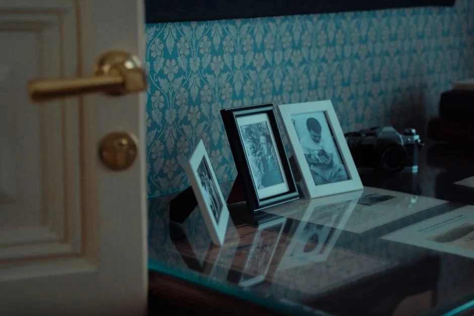 ornate picture frames,