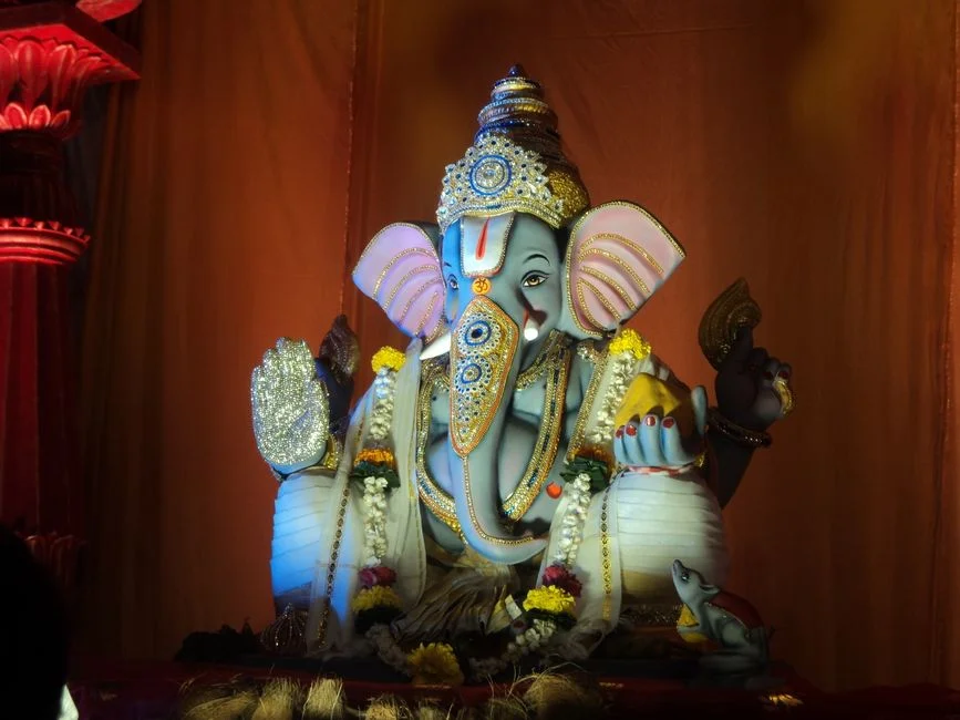 Ganesha blessing, Divine