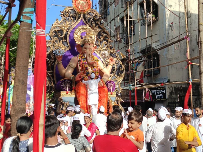 Ganesha blessing, Devavrata