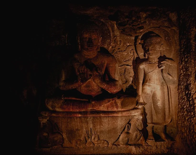 Gandharva king, meditating