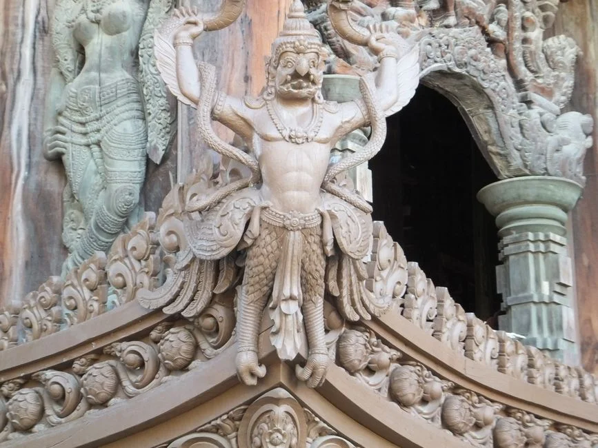 Garuda Vishnu Mount,